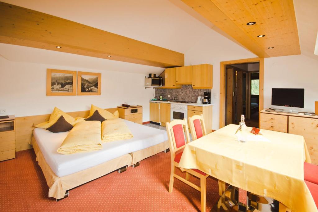 Hotel Garni Hainbacherhof Зельден Номер фото
